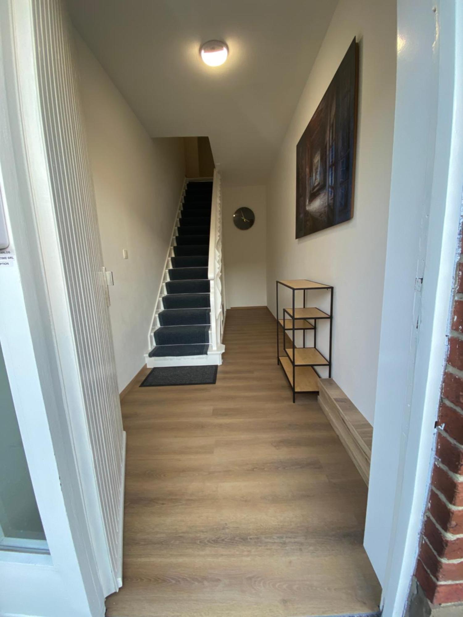 1-D011 Superbe Appartement Spacieux Tres Calme Шарлеруа Экстерьер фото