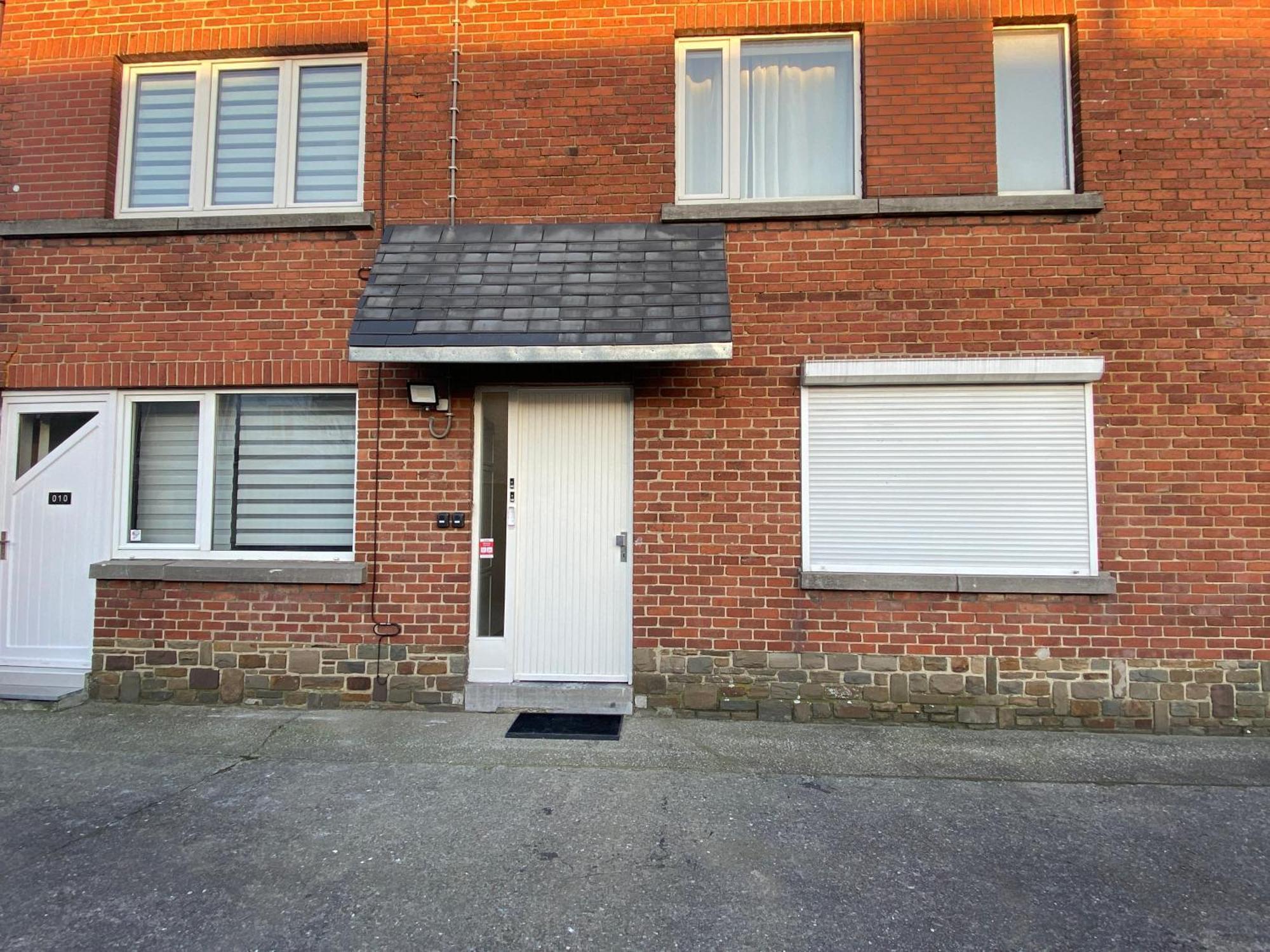 1-D011 Superbe Appartement Spacieux Tres Calme Шарлеруа Экстерьер фото